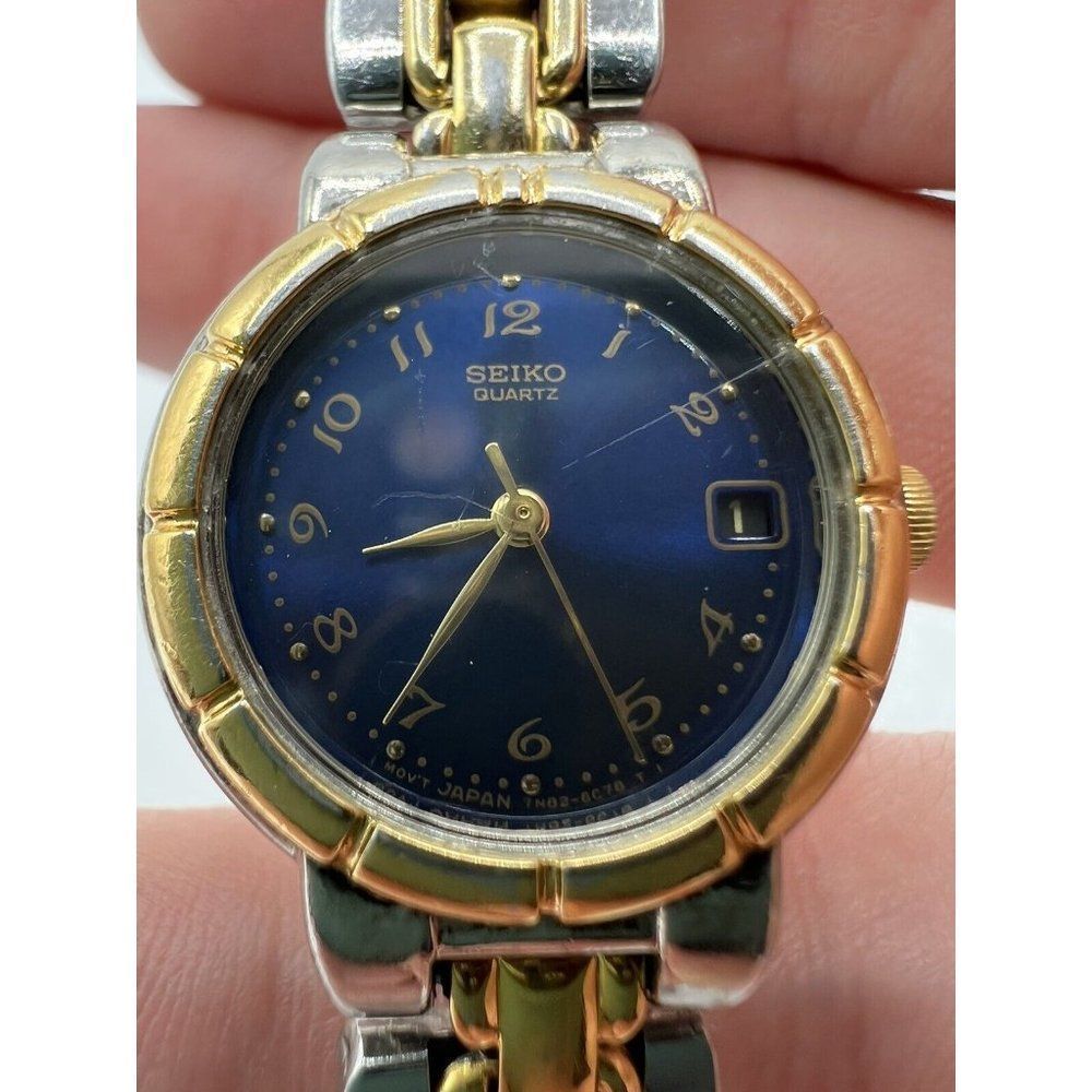 Seiko Gold Silver Tone Blue Face Date Vintage Women's Wristwatch 7N82-6B79 - Picture 2 of 3